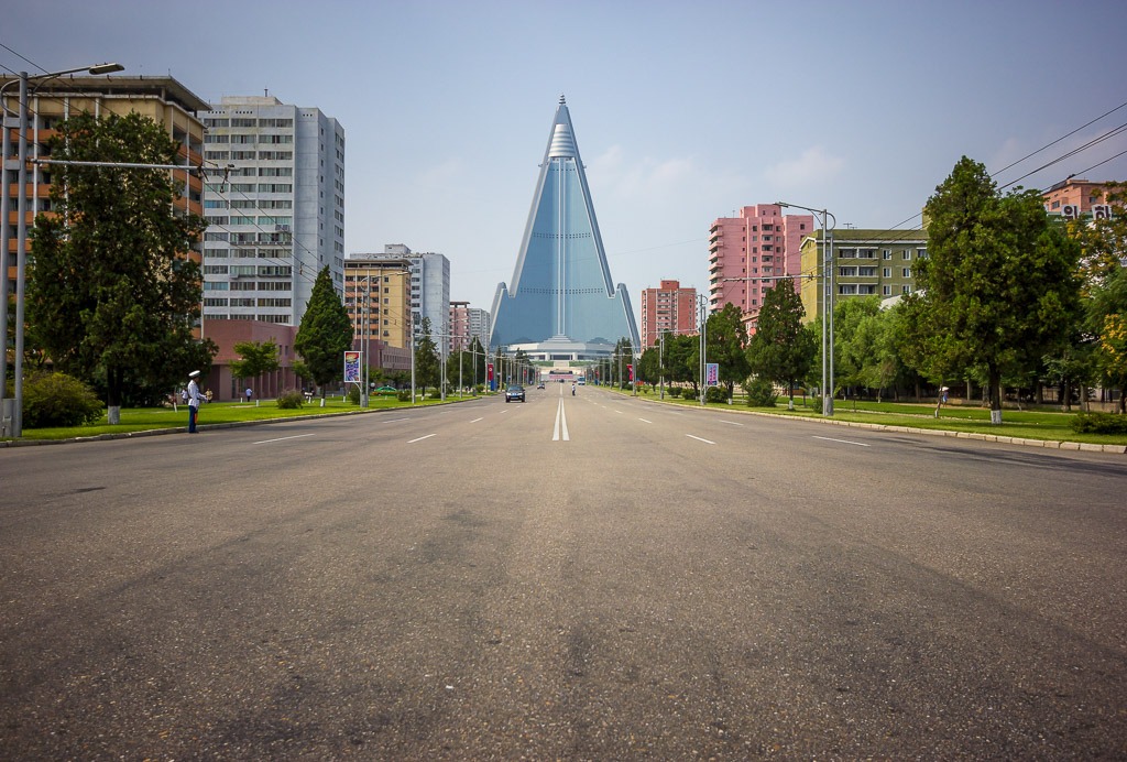 Read more about the article The Ryugyong Hotel
