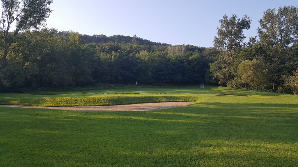 golf in North Korea. Pyongyang golf club